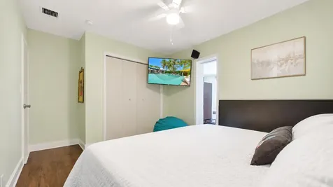 4460 NE 17th Terrace Oakland Park FL 33334