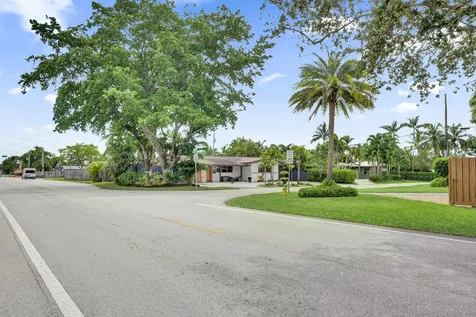 4460 NE 17th Terrace Oakland Park FL 33334