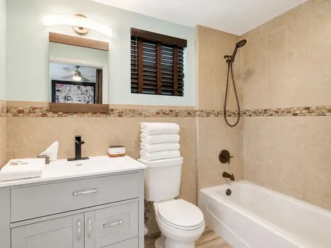 4460 NE 17th Terrace Oakland Park FL 33334
