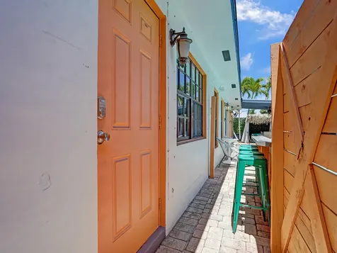 4460 NE 17th Terrace Oakland Park FL 33334