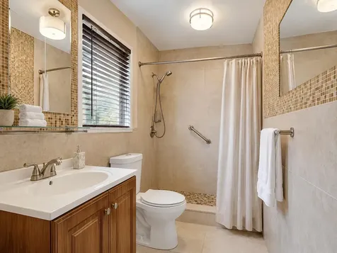 4460 NE 17th Terrace Oakland Park FL 33334