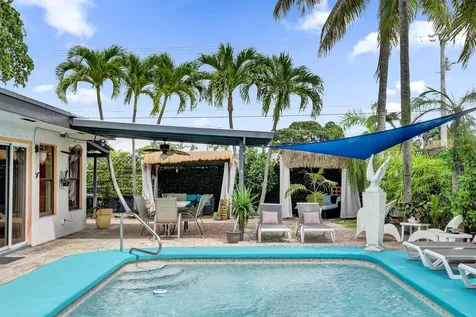 4460 NE 17th Terrace Oakland Park FL 33334