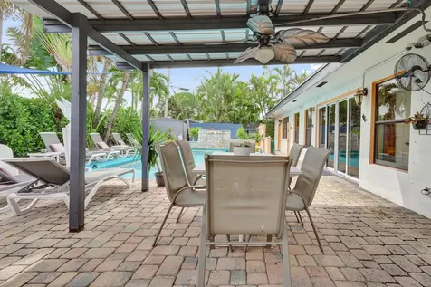4460 NE 17th Terrace Oakland Park FL 33334