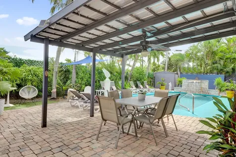 4460 NE 17th Terrace Oakland Park FL 33334