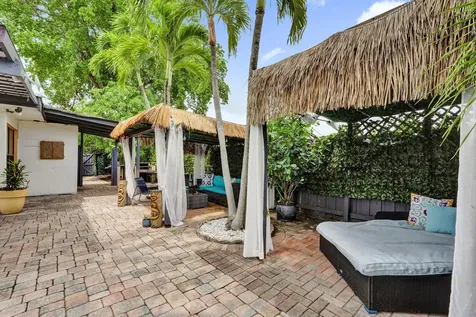 4460 NE 17th Terrace Oakland Park FL 33334