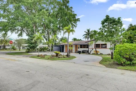 4460 NE 17th Terrace Oakland Park FL 33334
