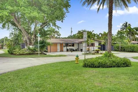 4460 NE 17th Terrace Oakland Park FL 33334