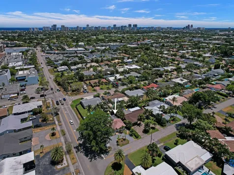 4460 NE 17th Terrace Oakland Park FL 33334