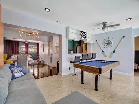 4460 NE 17th Terrace Oakland Park FL 33334