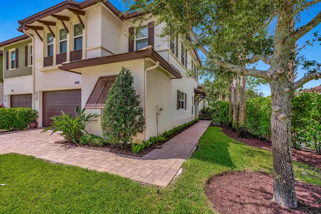 4952 Pointe Midtown Way Palm Beach Gardens FL 33418