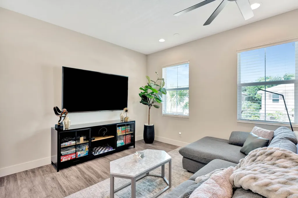 4952 Pointe Midtown Way Palm Beach Gardens FL 33418