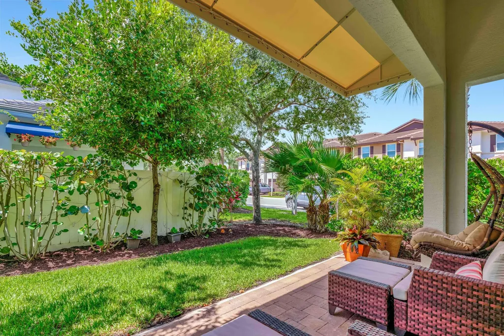 4952 Pointe Midtown Way Palm Beach Gardens FL 33418