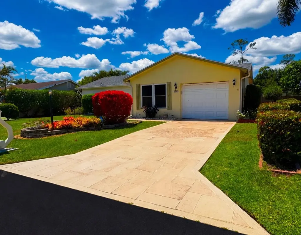6304 Emerald Sky Lane Greenacres FL 33463
