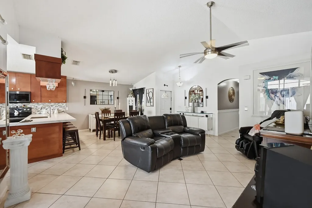 7069 Burgess Drive Lake Worth FL 33467