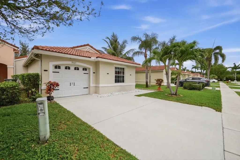 7069 Burgess Drive Lake Worth FL 33467