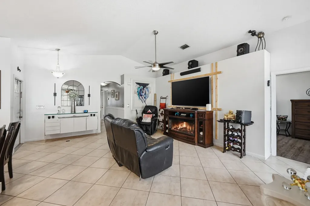 7069 Burgess Drive Lake Worth FL 33467