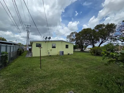6495 W 2nd Court Hialeah FL 33012