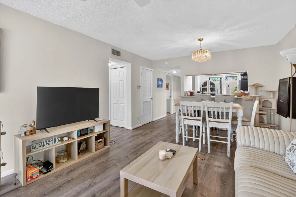 3939 NE 5th Avenue Boca Raton FL 33431