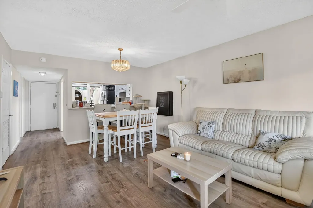 3939 NE 5th Avenue Boca Raton FL 33431