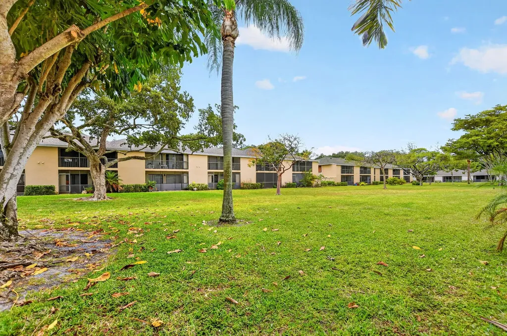 3939 NE 5th Avenue Boca Raton FL 33431