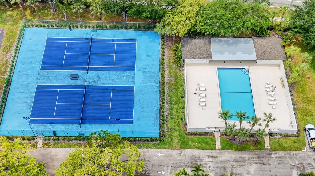 3939 NE 5th Avenue Boca Raton FL 33431