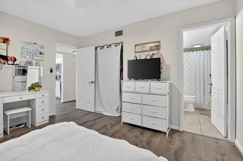 3939 NE 5th Avenue Boca Raton FL 33431