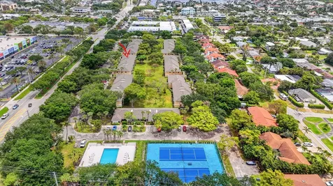 3939 NE 5th Avenue Boca Raton FL 33431