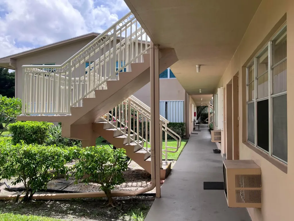 32 Salisbury B West Palm Beach FL 33417