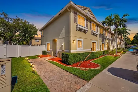 5951 Manchester Way Tamarac FL 33321