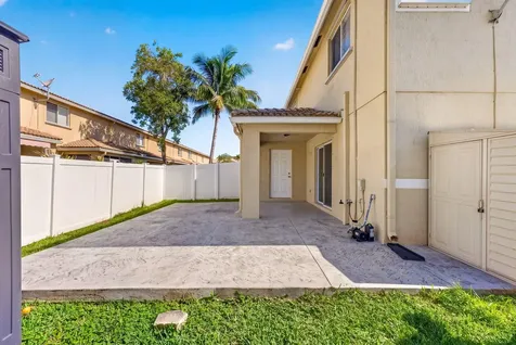 5951 Manchester Way Tamarac FL 33321