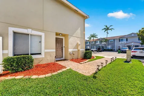 5951 Manchester Way Tamarac FL 33321