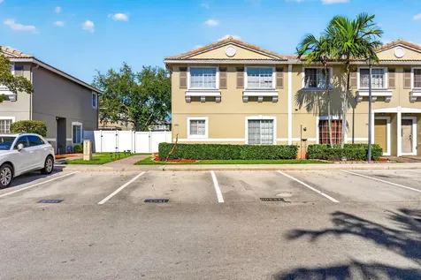 5951 Manchester Way Tamarac FL 33321