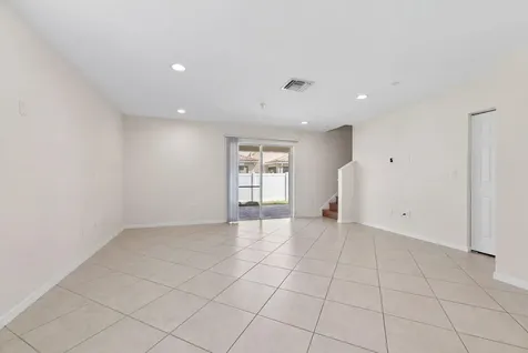 5951 Manchester Way Tamarac FL 33321