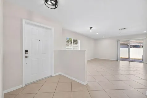 5951 Manchester Way Tamarac FL 33321