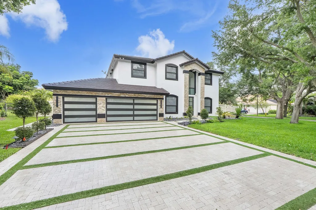 1254 NW 102nd Way Coral Springs FL 33071
