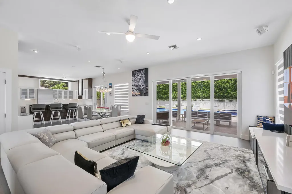 1254 NW 102nd Way Coral Springs FL 33071