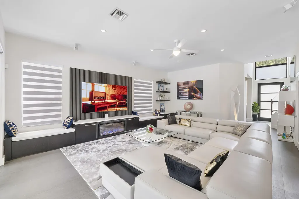 1254 NW 102nd Way Coral Springs FL 33071