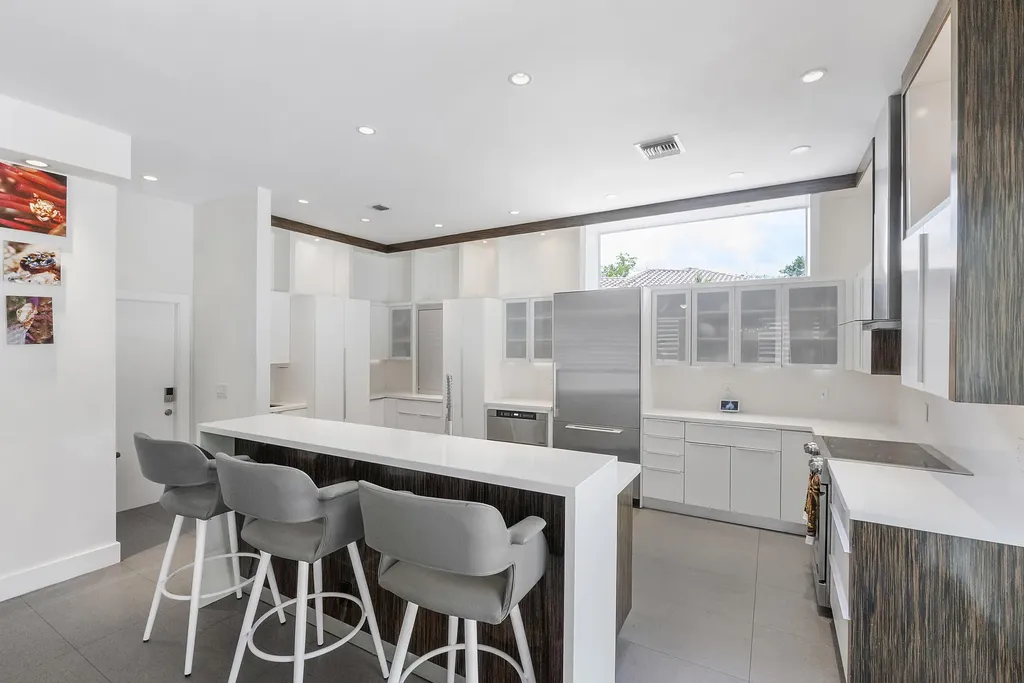 1254 NW 102nd Way Coral Springs FL 33071