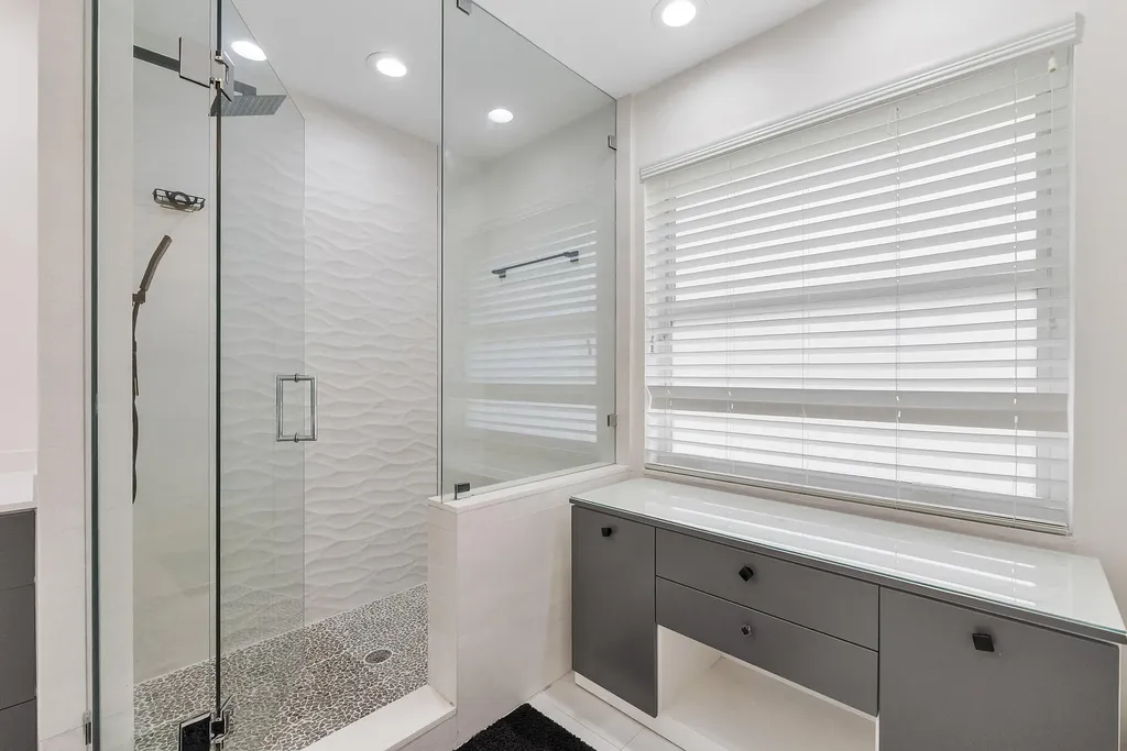 1254 NW 102nd Way Coral Springs FL 33071
