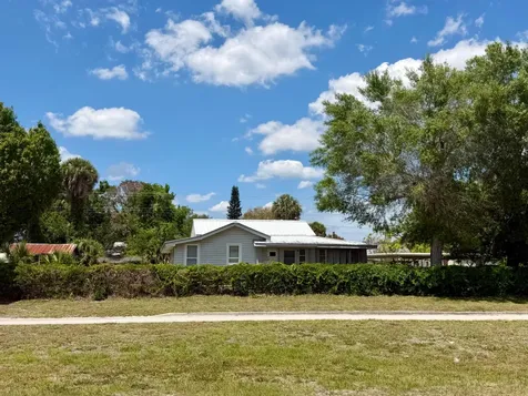 207 SE 4th Street Okeechobee FL 34974