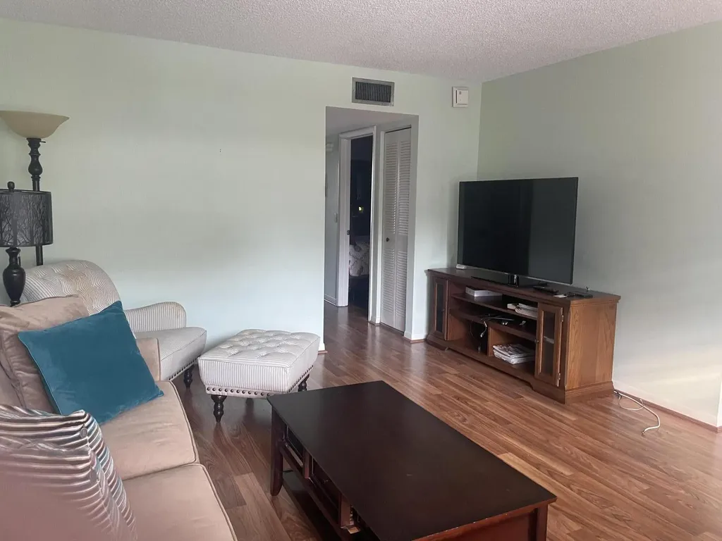 523 Piedmont K Delray Beach FL 33484