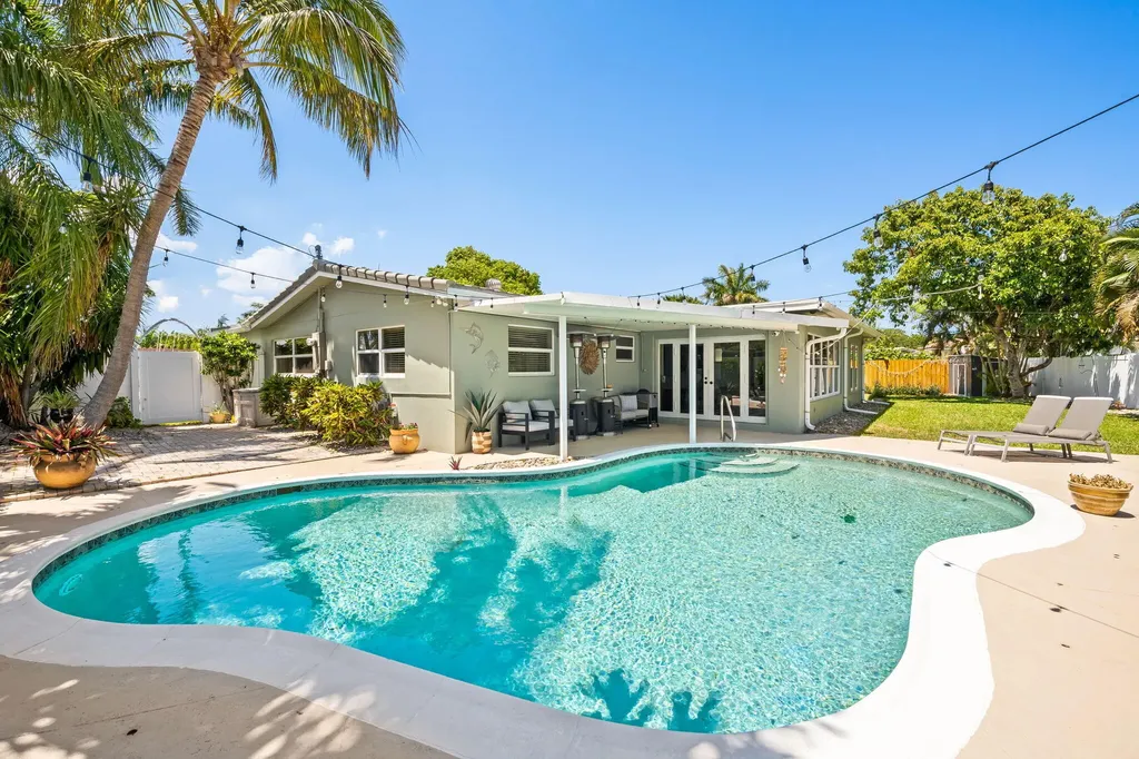 2650 NE 50th Street Lighthouse Point FL 33064