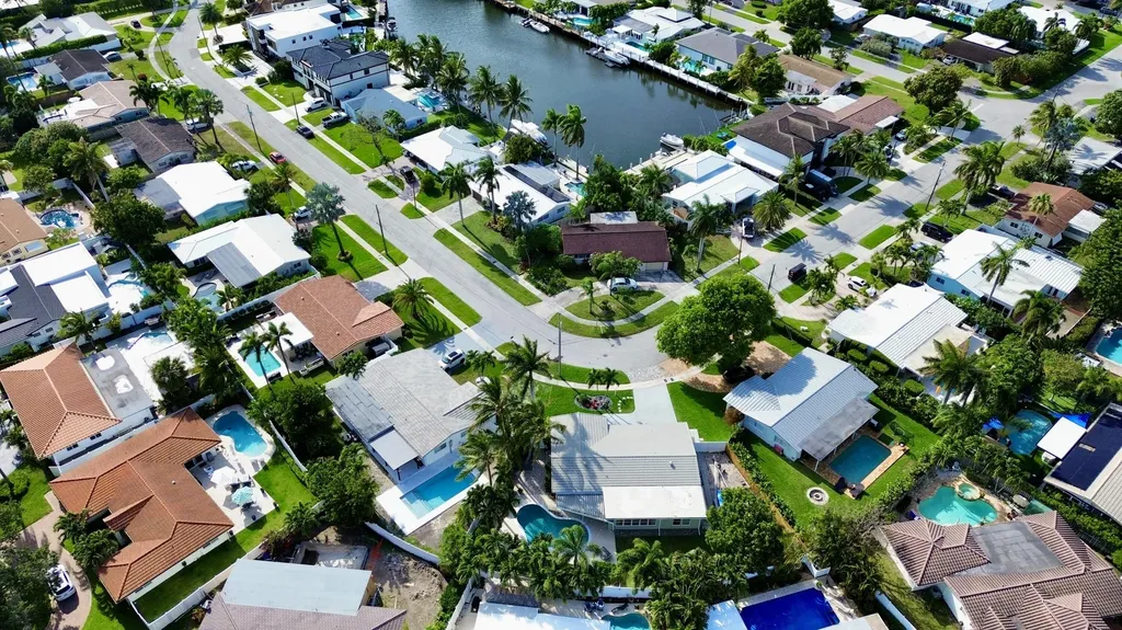 2650 NE 50th Street Lighthouse Point FL 33064