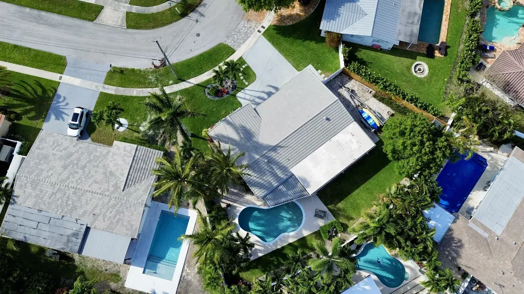 2650 NE 50th Street Lighthouse Point FL 33064