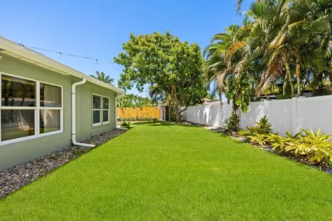 2650 NE 50th Street Lighthouse Point FL 33064