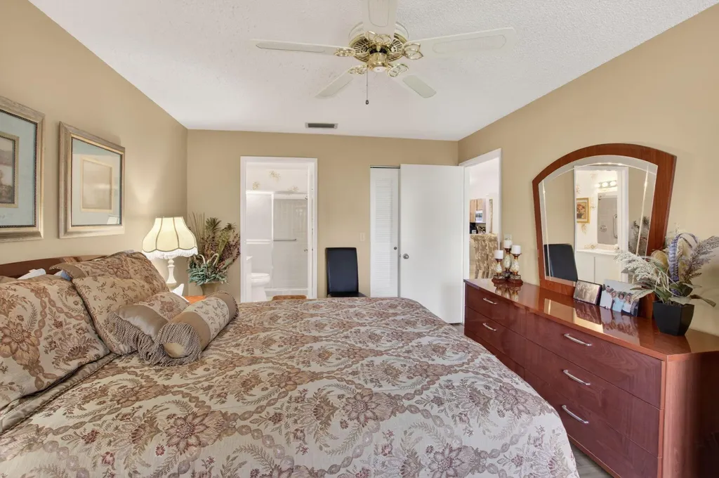8697 Sunbird Place Boca Raton FL 33496
