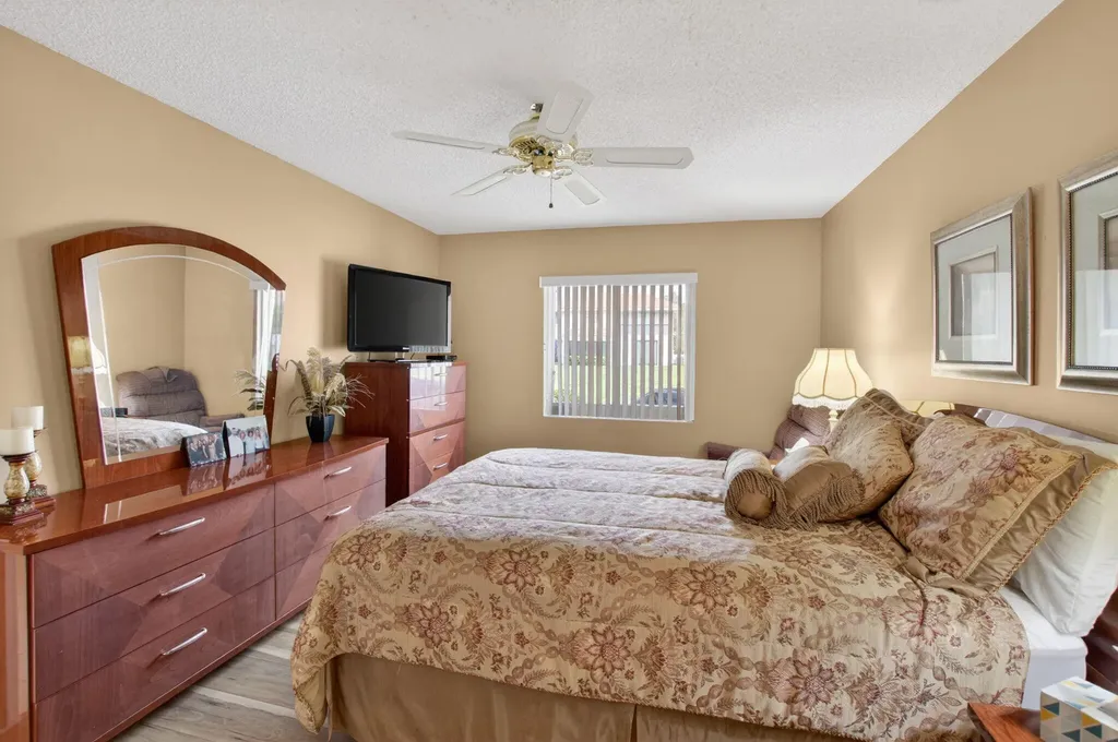 8697 Sunbird Place Boca Raton FL 33496