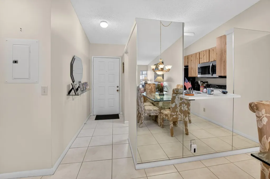 8697 Sunbird Place Boca Raton FL 33496