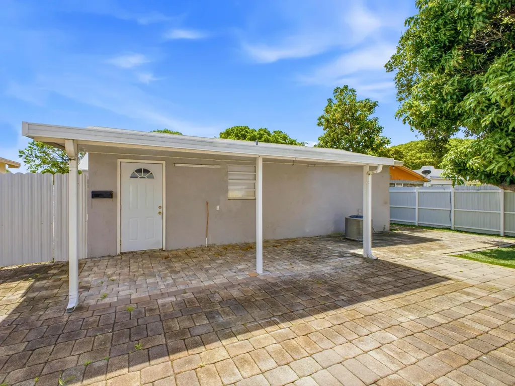 5509 W Garden Avenue West Palm Beach FL 33405