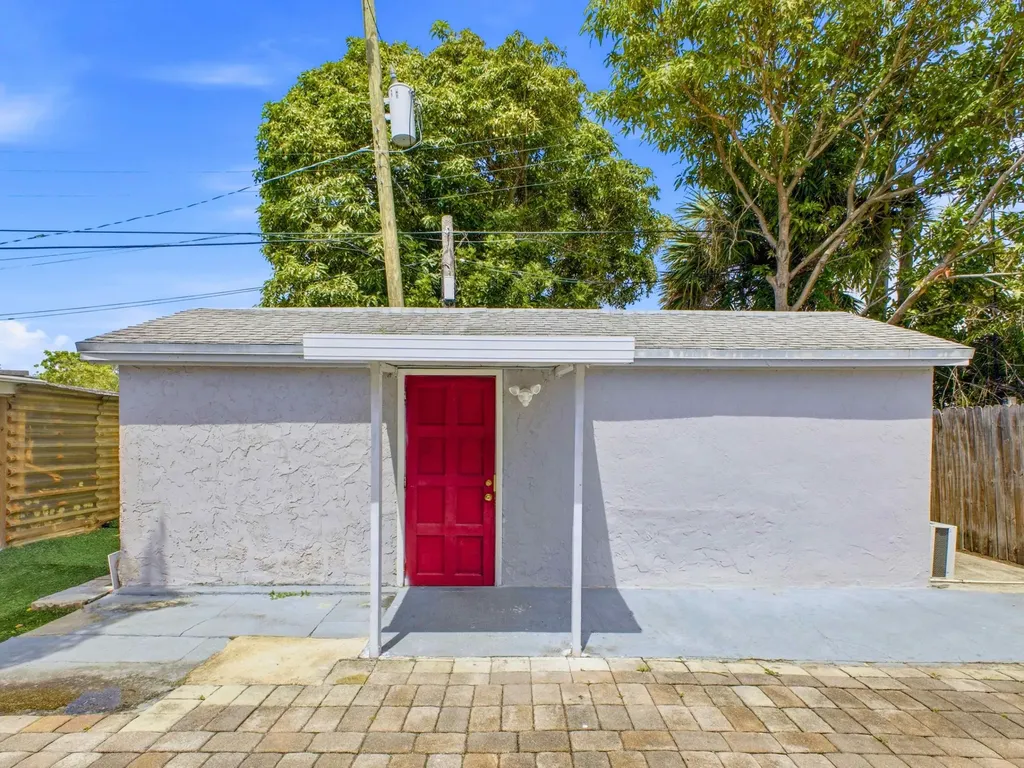 5509 W Garden Avenue West Palm Beach FL 33405